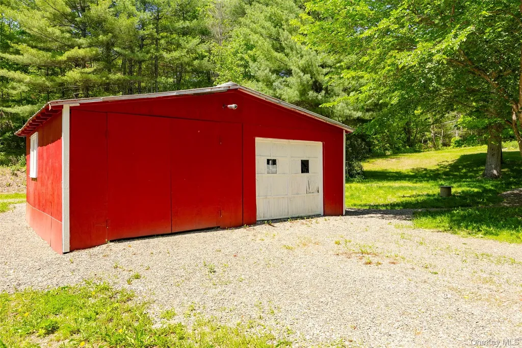 107 Near Road Red Hook NY 12571