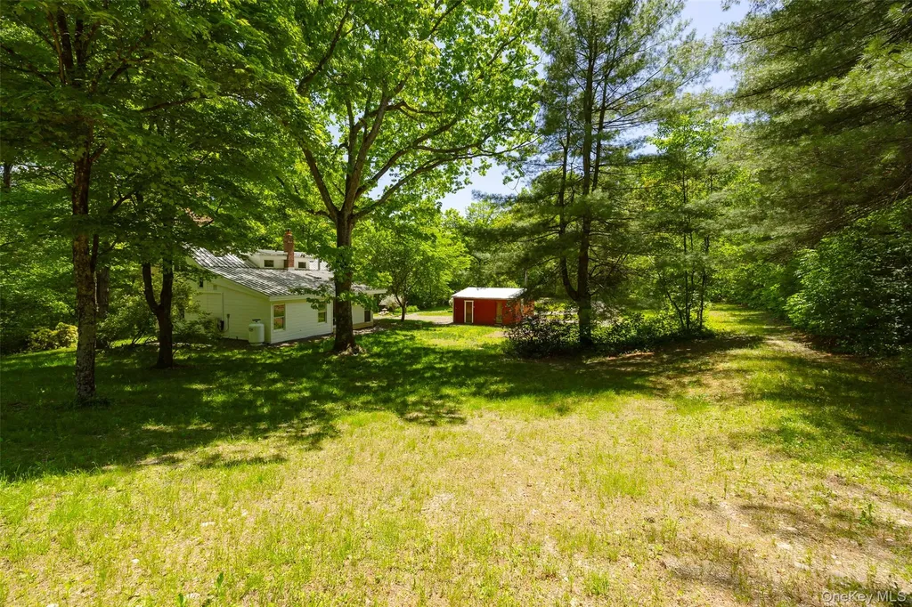 107 Near Road Red Hook NY 12571