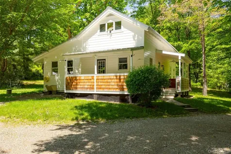 107 Near Road Red Hook NY 12571