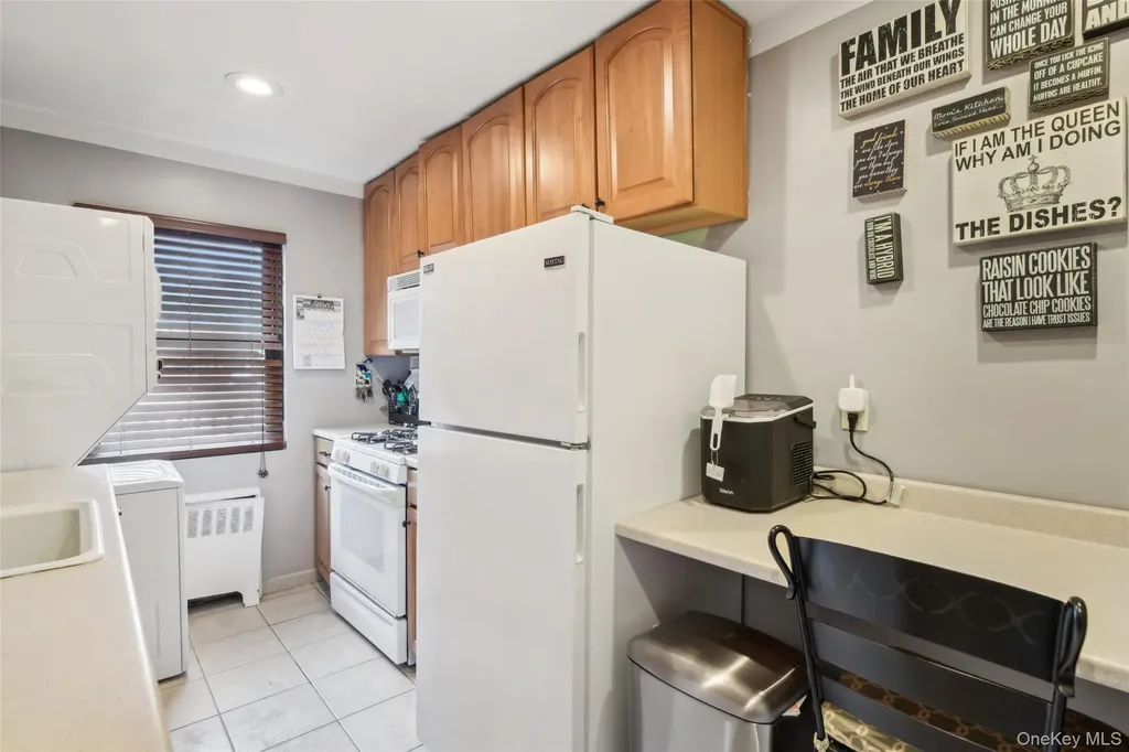 1213 East Broadway Hewlett NY 11557