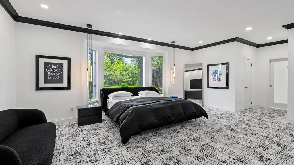 113 Firestone Circle Roslyn NY 11576