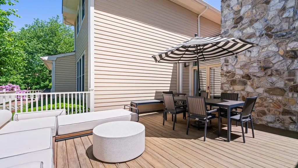 113 Firestone Circle Roslyn NY 11576