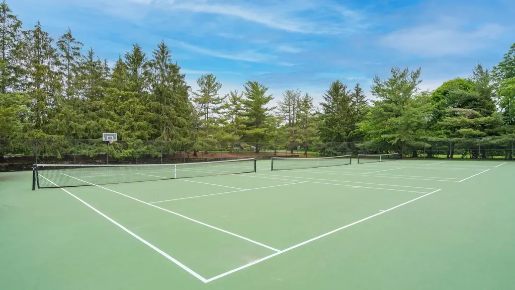 113 Firestone Circle Roslyn NY 11576