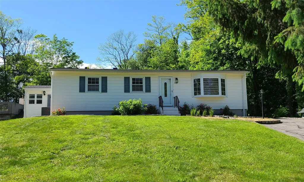 30 Stephanie Lane Poughkeepsie NY 12603