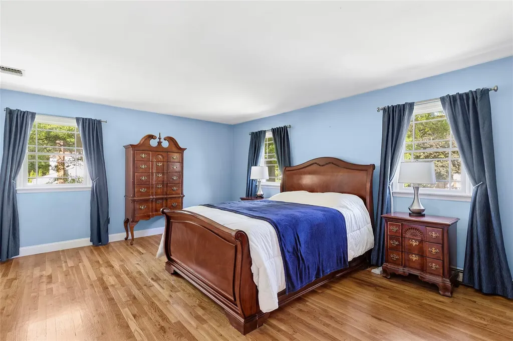 4 Lt John Olsen Lane Saint James NY 11780