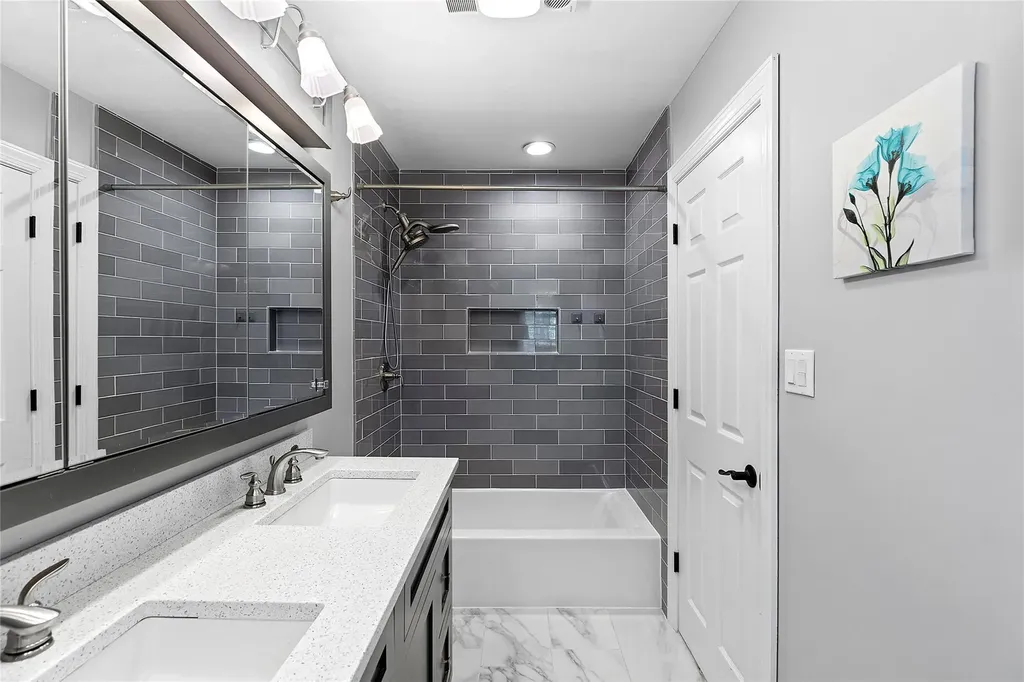 4 Lt John Olsen Lane Saint James NY 11780