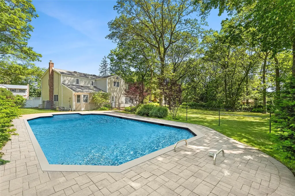 4 Lt John Olsen Lane Saint James NY 11780