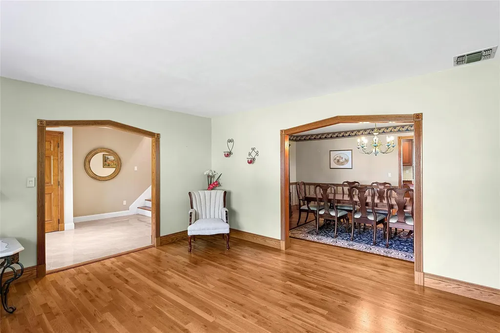 4 Lt John Olsen Lane Saint James NY 11780