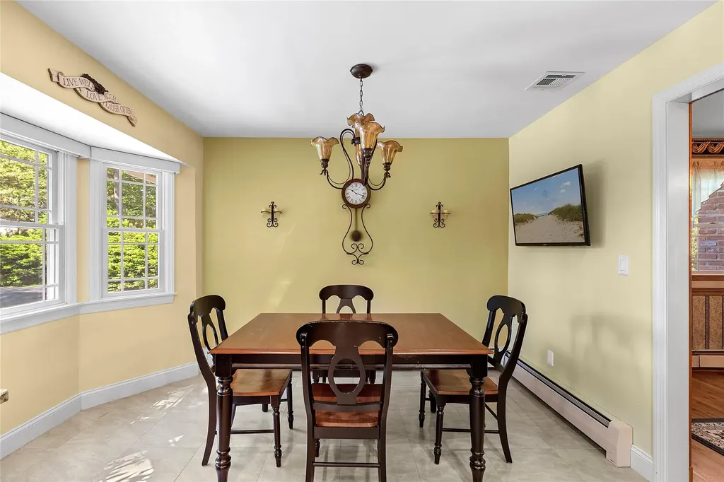 4 Lt John Olsen Lane Saint James NY 11780