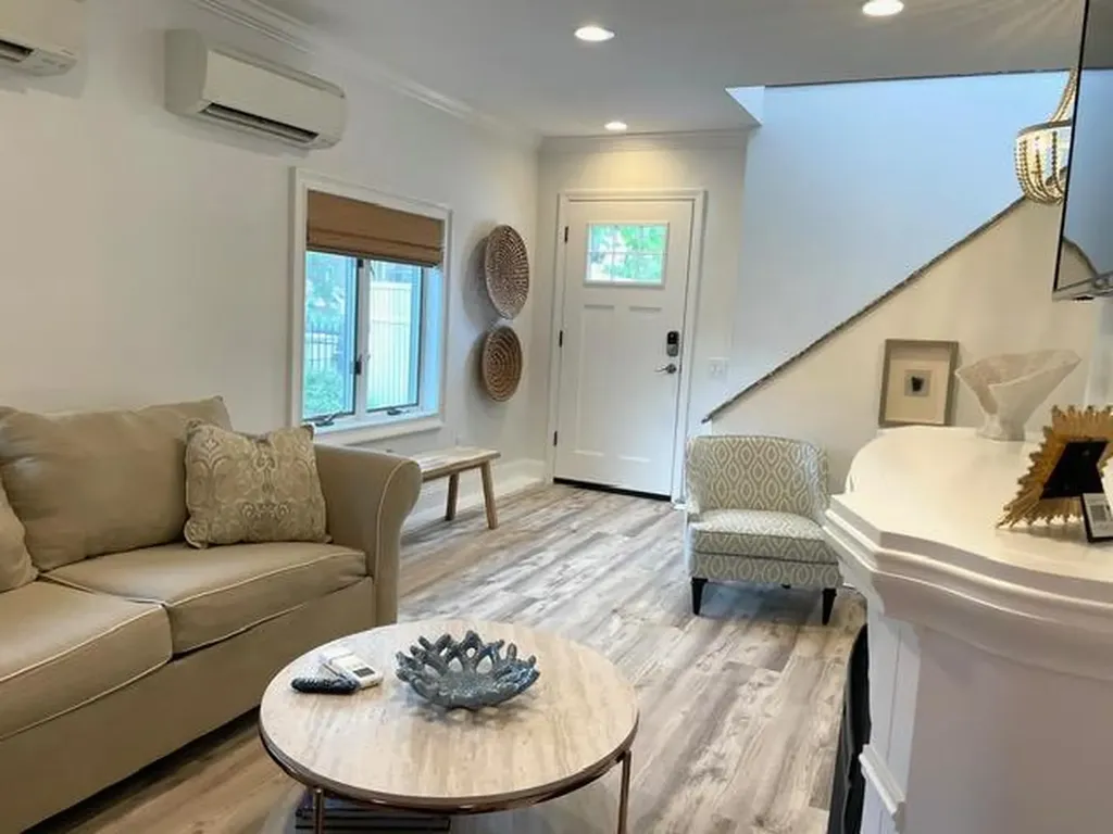 96 Grassmere Avenue Oakdale NY 11769