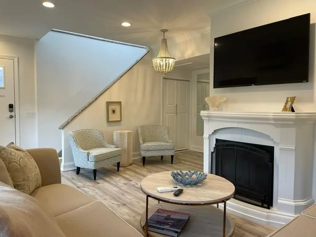96 Grassmere Avenue Oakdale NY 11769