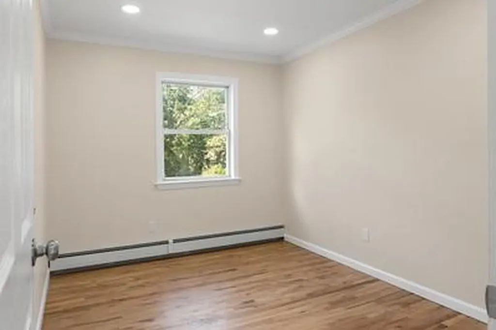 8 Hilltop Avenue West Babylon NY 11704