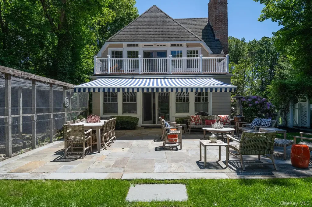 7 Cedar Lane Glen Cove NY 11542