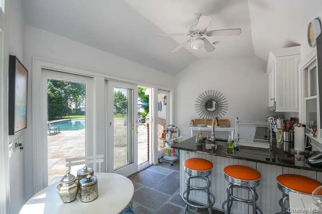 7 Cedar Lane Glen Cove NY 11542