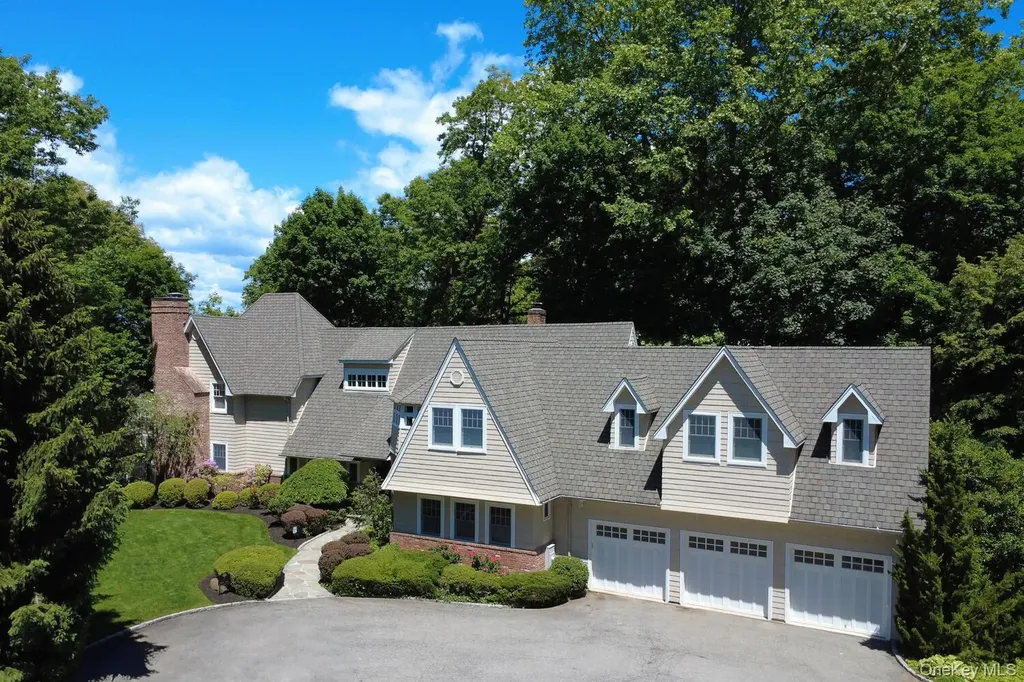 7 Cedar Lane Glen Cove NY 11542