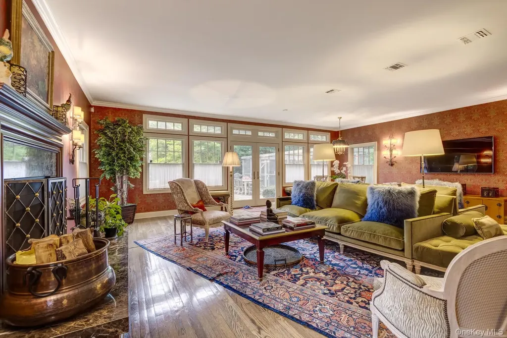 7 Cedar Lane Glen Cove NY 11542