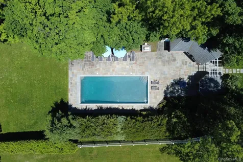 7 Cedar Lane Glen Cove NY 11542