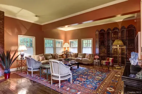 7 Cedar Lane Glen Cove NY 11542