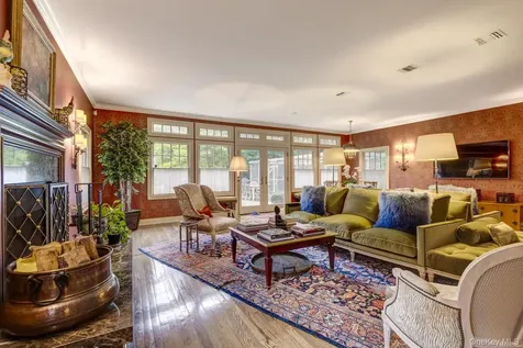 7 Cedar Lane Glen Cove NY 11542