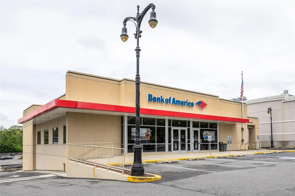 8225 Jericho Turnpike Woodbury NY 11797
