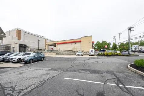 8225 Jericho Turnpike Woodbury NY 11797
