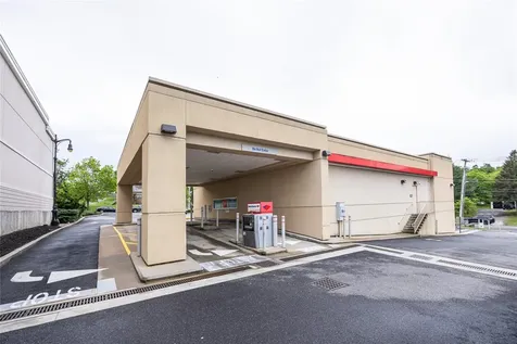 8225 Jericho Turnpike Woodbury NY 11797