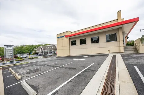 8225 Jericho Turnpike Woodbury NY 11797