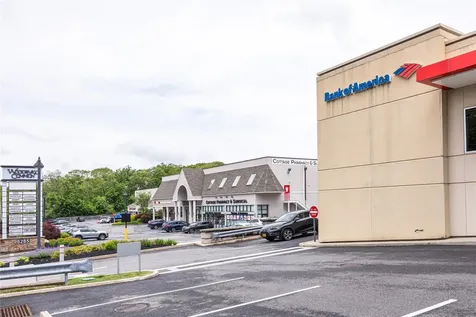 8225 Jericho Turnpike Woodbury NY 11797