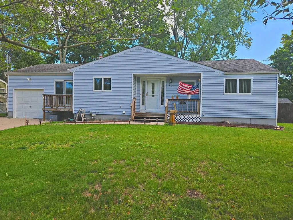22 E Sycamore Street Central Islip NY 11722