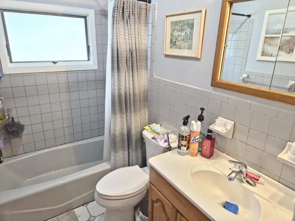 22 E Sycamore Street Central Islip NY 11722