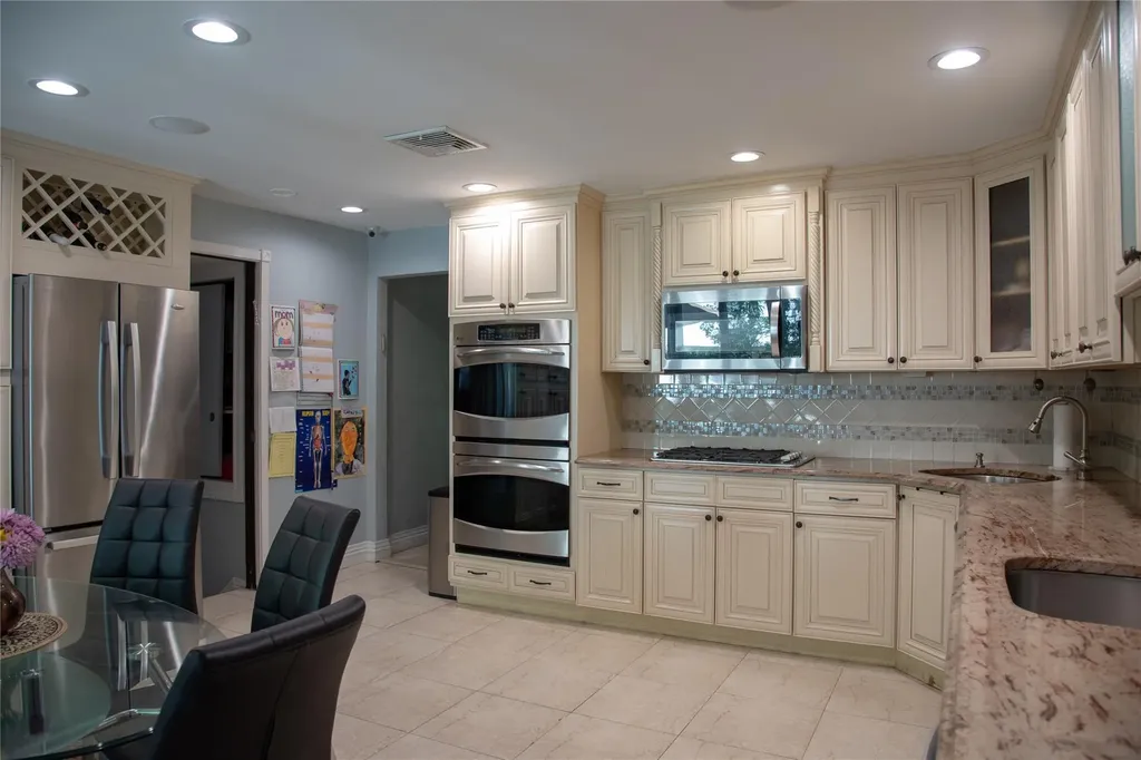 1010 S End Woodmere NY 11598