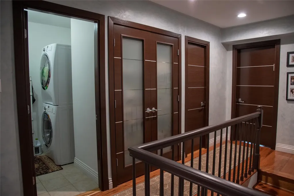 1010 S End Woodmere NY 11598