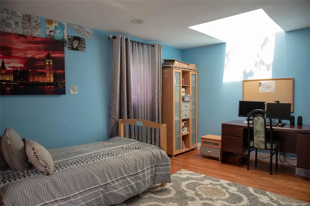 1010 S End Woodmere NY 11598