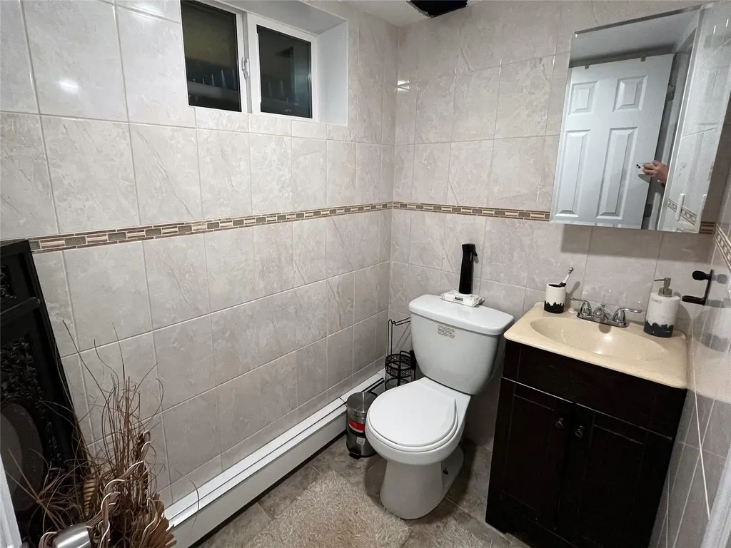 1010 S End Woodmere NY 11598