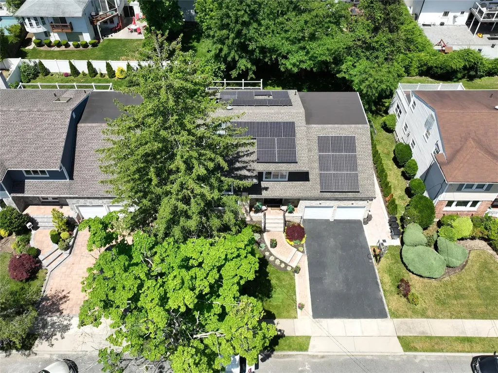 1010 S End Woodmere NY 11598