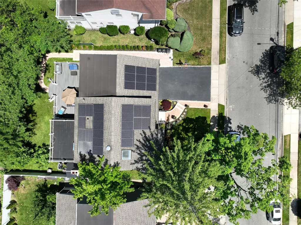 1010 S End Woodmere NY 11598
