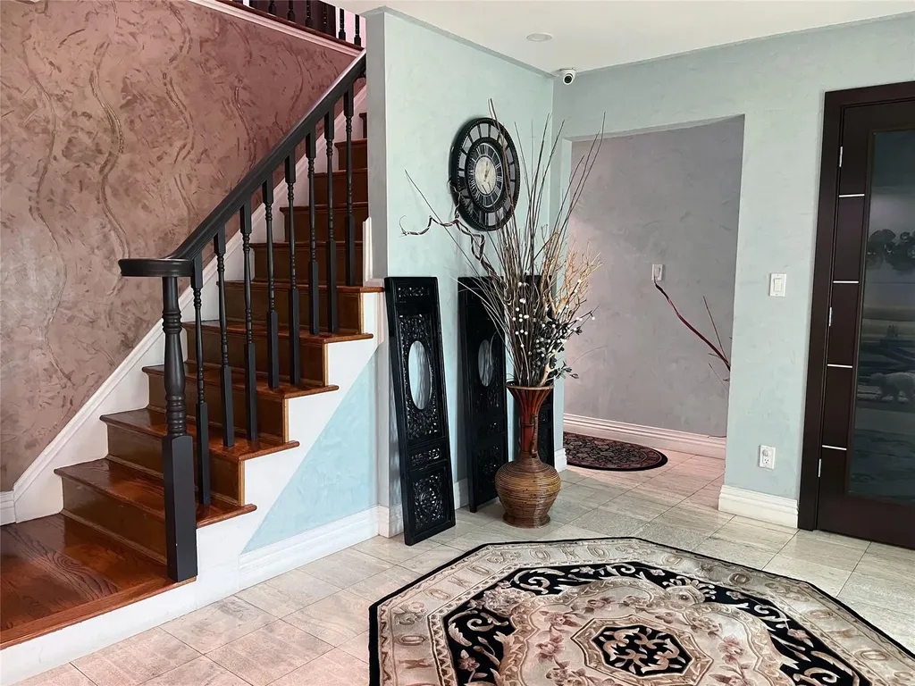1010 S End Woodmere NY 11598