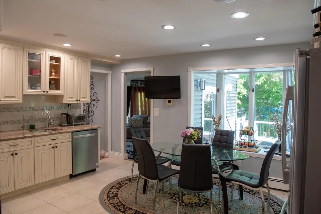 1010 S End Woodmere NY 11598