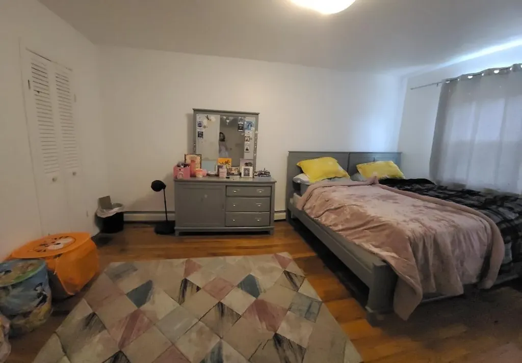 58-33 150 Street Flushing NY 11355