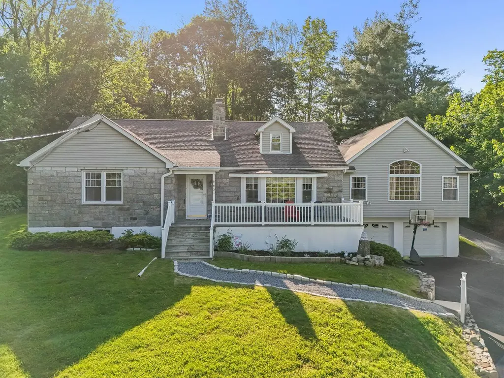21 Mount Hope Road Mahopac NY 10541