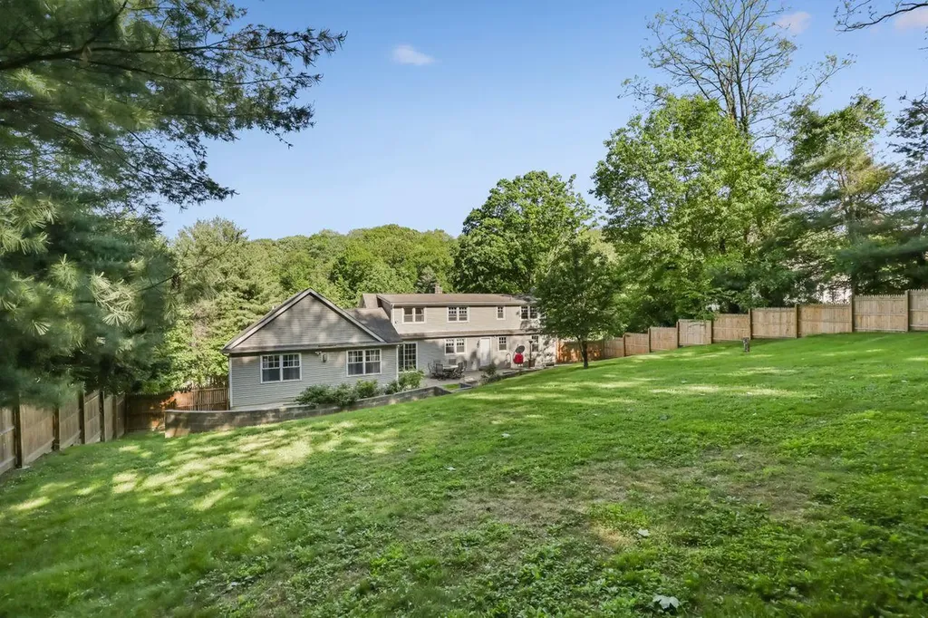 21 Mount Hope Road Mahopac NY 10541
