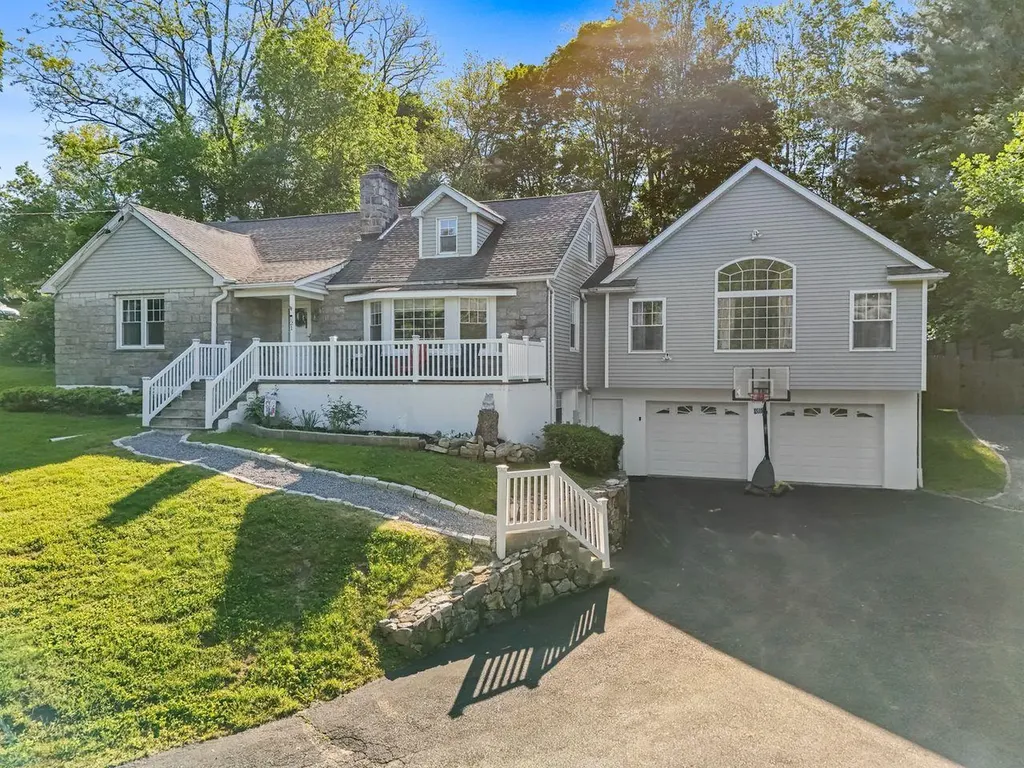 21 Mount Hope Road Mahopac NY 10541