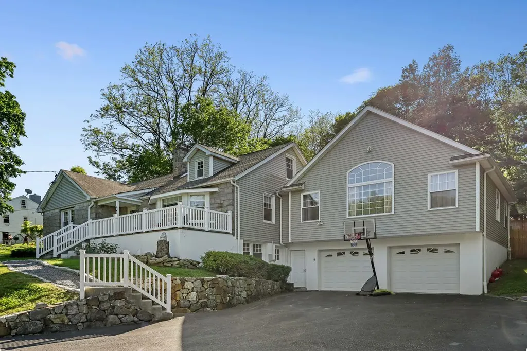 21 Mount Hope Road Mahopac NY 10541