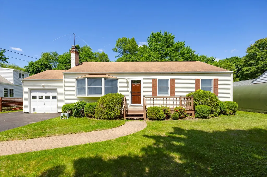 16 Carmen Drive Poughkeepsie NY 12603