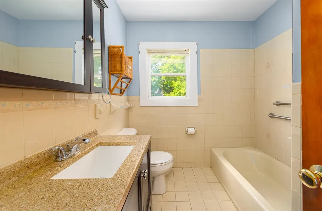 16 Carmen Drive Poughkeepsie NY 12603