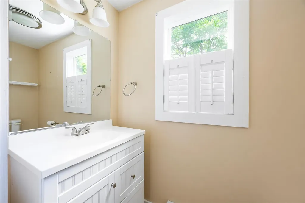 16 Carmen Drive Poughkeepsie NY 12603