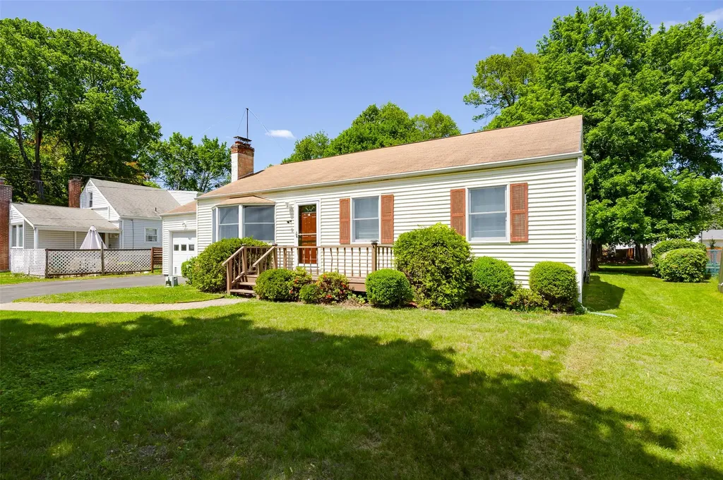 16 Carmen Drive Poughkeepsie NY 12603