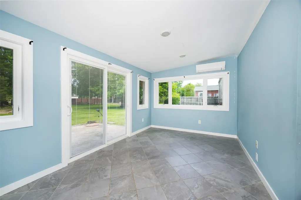 16 Carmen Drive Poughkeepsie NY 12603