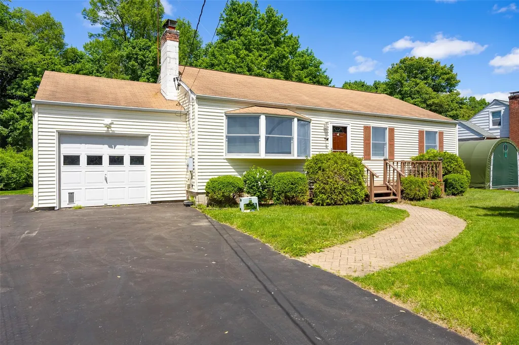 16 Carmen Drive Poughkeepsie NY 12603
