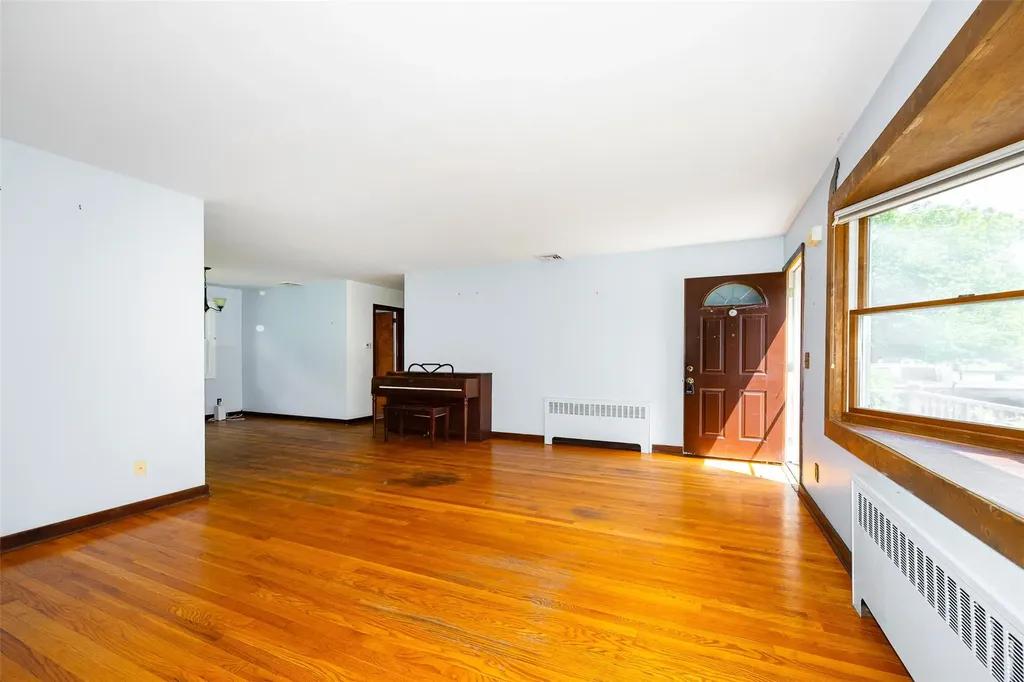 16 Carmen Drive Poughkeepsie NY 12603